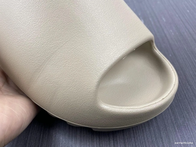 Slide Yeezy Pure GW1934 Adidas 0801